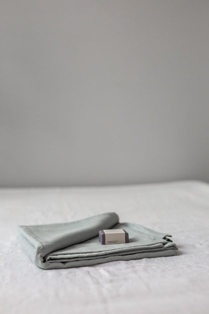 Linen flat sheet in Sage Green - Linanden